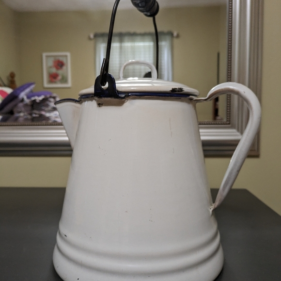 Vintage Enamelware Large Coffeepot Pitcher - Picture 2 of 7